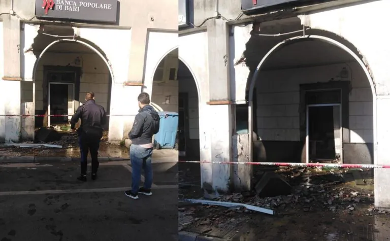 Portano via bancomat ma lasciano soldi per evitare arresto: inseguimento da film dopo il colpo