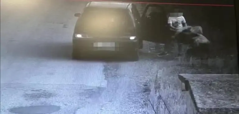 Sversa rifiuti in periferia: multa salatissima per il giovane