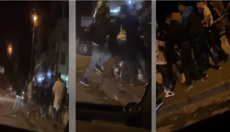 Altro che distanza sociale: gruppi di ragazzini si prendono a botte in strada. IL VIDEO