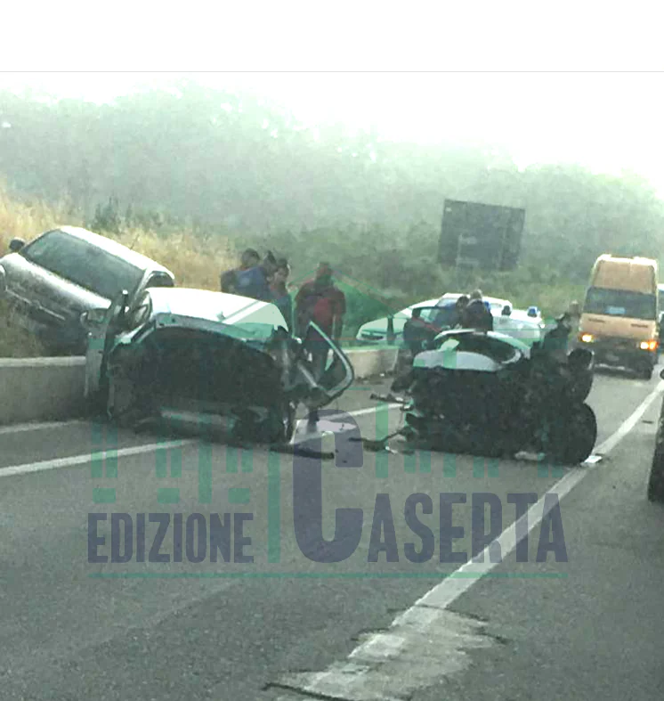 Incidente choc ai Gradilli, coinvolte 3 auto. Una si spezza in 2