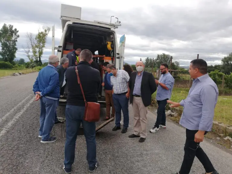 Ispezione della rete fognaria: tecnici Sma a Portico. FOTO