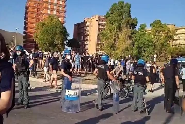 Scontri per Salvini, zero fermi ma filmati alla Digos