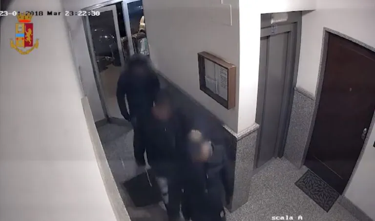VIDEO. Si fingono finanzieri e rapinano famiglie: 10 arresti. Ecco la banda in azione