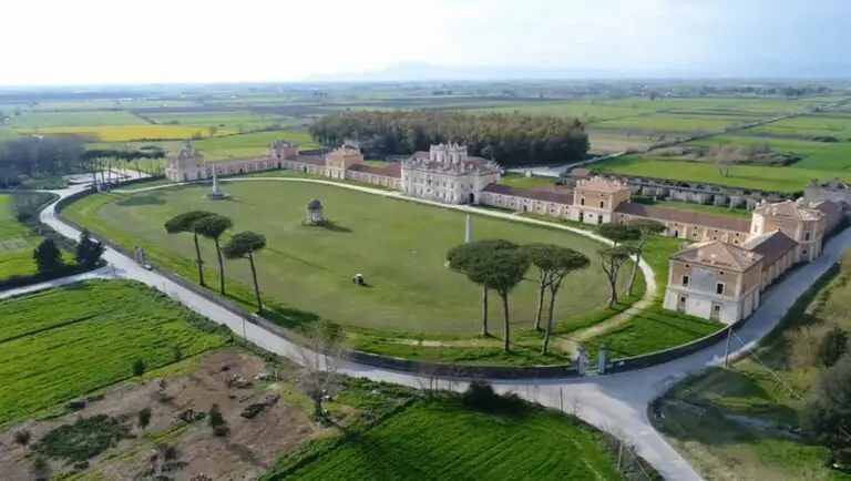 Festa della Musica: Flashmob, le vibrazioni del canto Om nella Reggia di Carditello. VIDEO