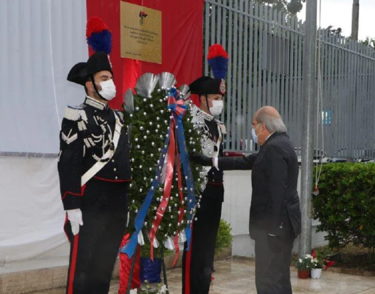 Festa dell’Arma 2020: il comandante La Spada depone una corona di alloro in memoria dei caduti