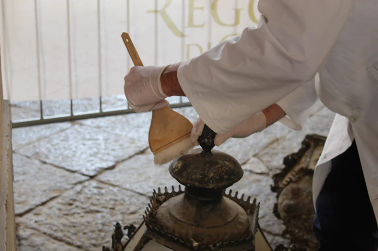 Le lanterne del Cannocchiale della Reggia di Caserta rimosse per tutelare il patrimonio e i visitatori