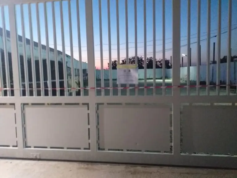 Vigili sequestrano paninoteca abusiva. La rabbia dei titolari. FOTO