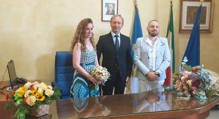 L’assessore pronta a convolare a nozze: promessa in Municipio