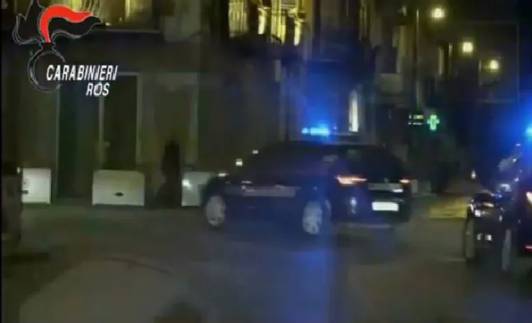 Assalti ai portavalori e droga, sgominata banda: 32 arresti. Blitz nel Casertano