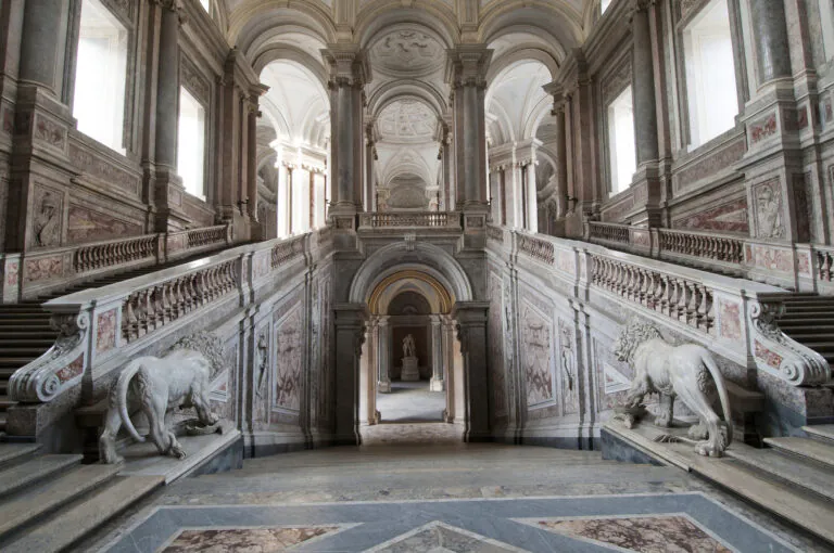 Il nuovo decreto fa chiudere la Reggia per un mese