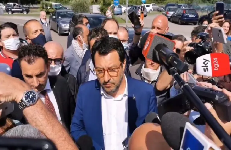 Non solo Mondragone: dal ristorante al focolaio, svelate le tappe casertane di Salvini