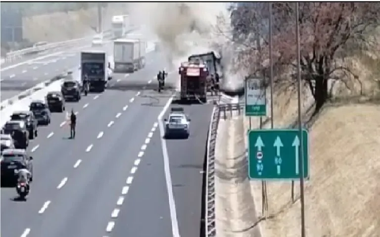 IL VIDEO. Tir in fiamme, caos in autostrada: code chilometriche all’uscita