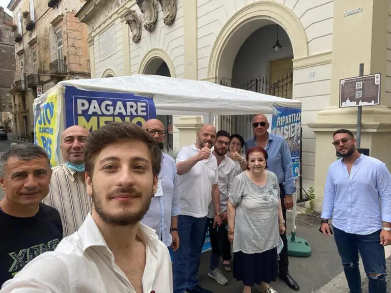 Lega in piazza a Capua: no a vitalizi e clandestini. FOTO