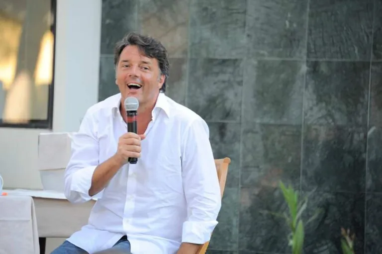 Renzi a Caserta: “De Luca vincerà grazie a noi”