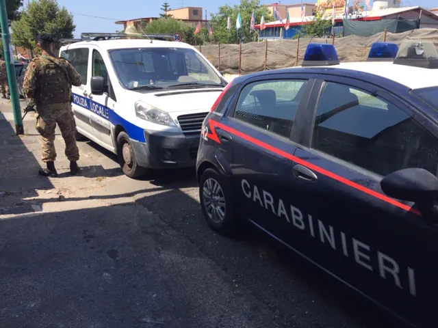 Elicottero e militari, maxi blitz tra due province: ispezioni in 7 attività. LE FOTO