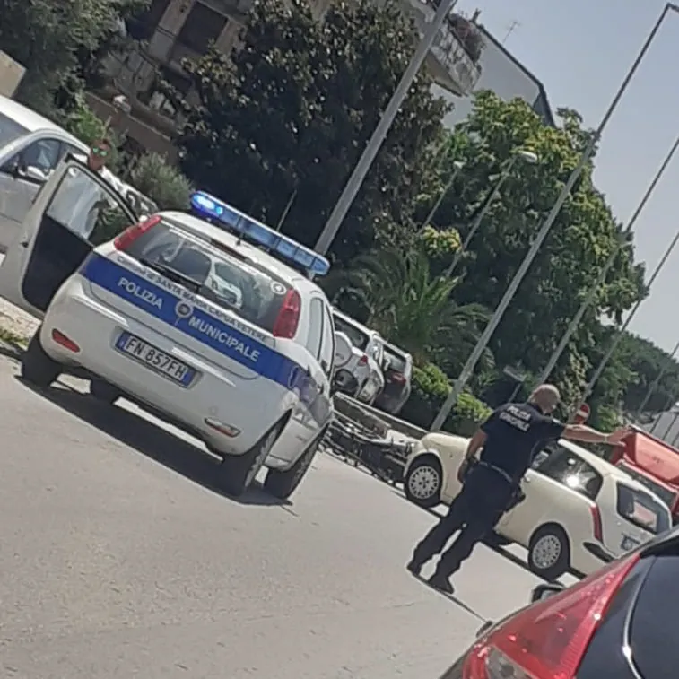 Auto contro moto: corsa in ospedale per il centauro. FOTO