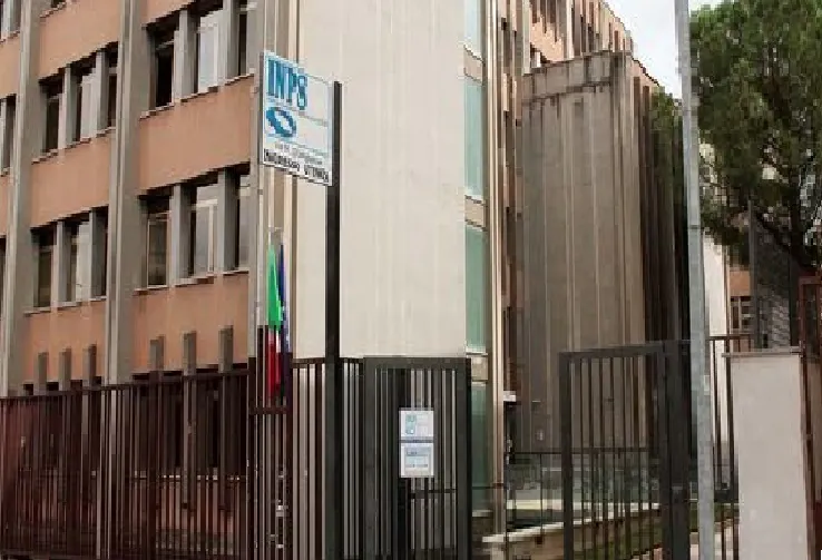 Truffa sul reddito di cittadinanza, 3 incastrati dai carabinieri: “Danno da 13mila euro”