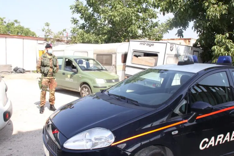 Blitz in due Comuni, sequestrate 4 tra ditte e negozi. Scoperti lavoratori irregolari. FOTO E VIDEO