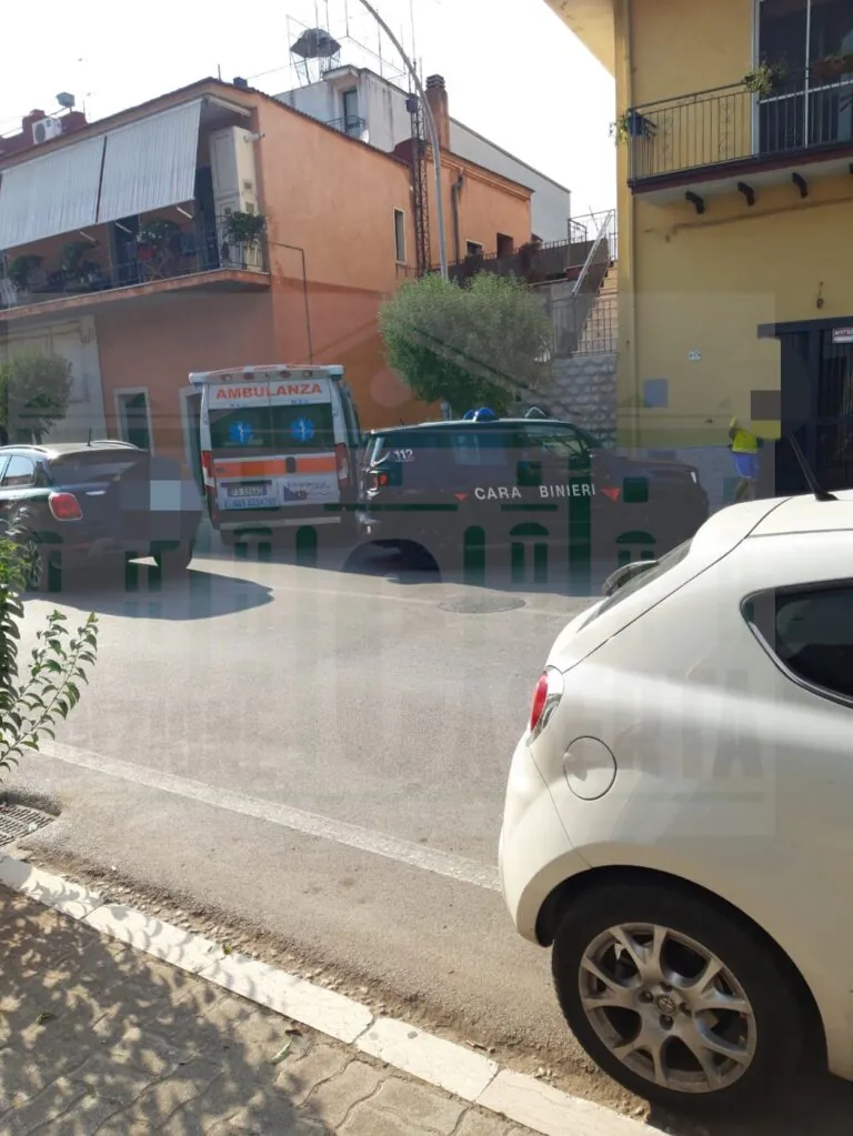 Rissa e sangue nella frazione: arrivano carabinieri ed ambulanza