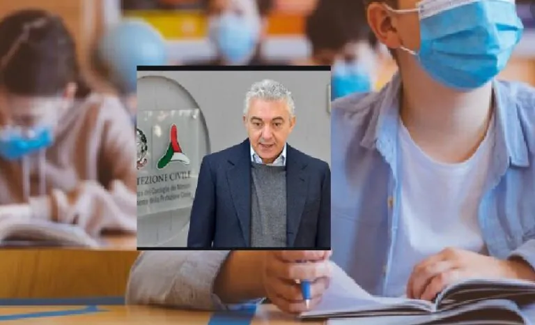 Mancano i banchi e il sindaco scrive al commissario Arcuri