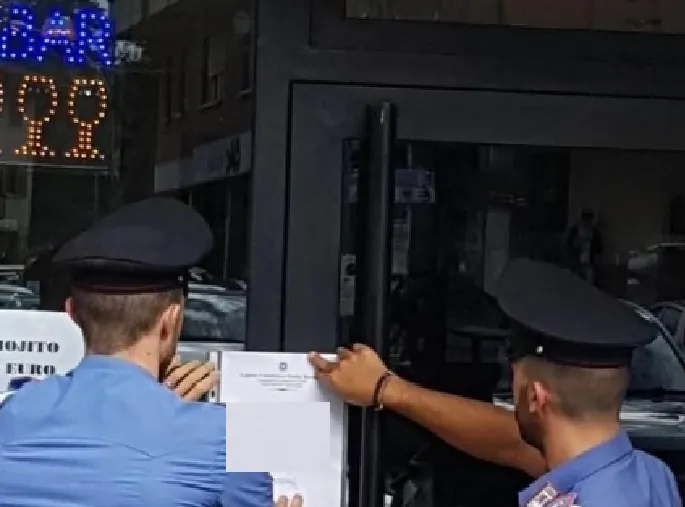 Blitz dei carabinieri, 4 bar nei guai: nel mirino pure i giochi