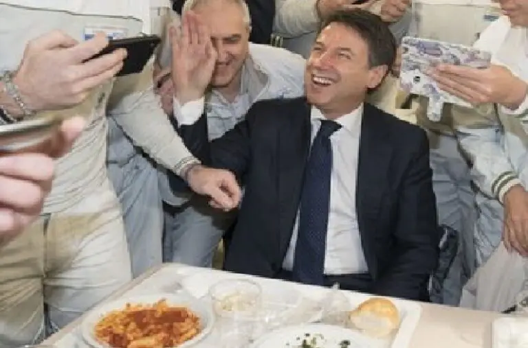 Governo vara bonus ristorante: “Andate a mangiare fuori, c’è lo sconto”