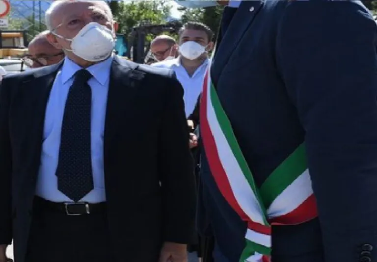 Il sindaco del Casertano: “Vaccinatemi con Astrazeneca, voglio dare esempio”