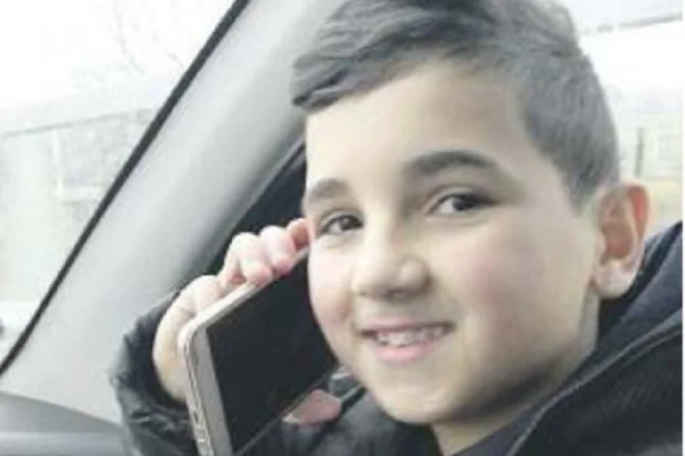 La tragedia in autostrada, aperta inchiesta sulla morte del nonno e del nipote di 12 anni