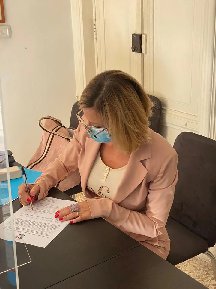 Pd, la Martino firma la candidatura alla Regione