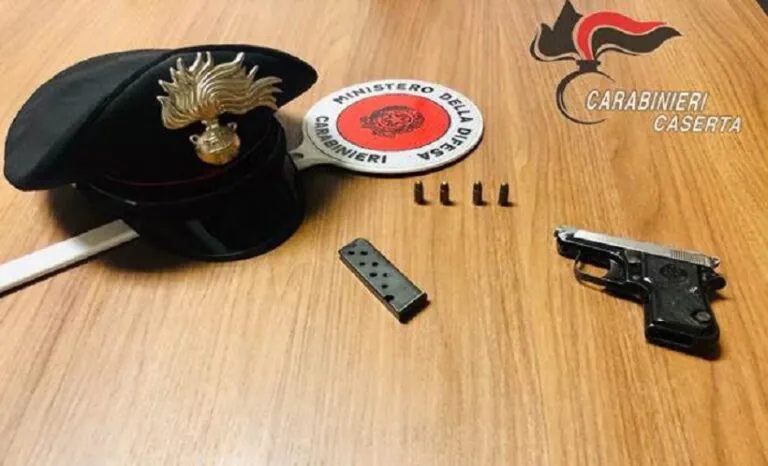 Arma nascosta nel furgone, disposti i domiciliari per 35enne