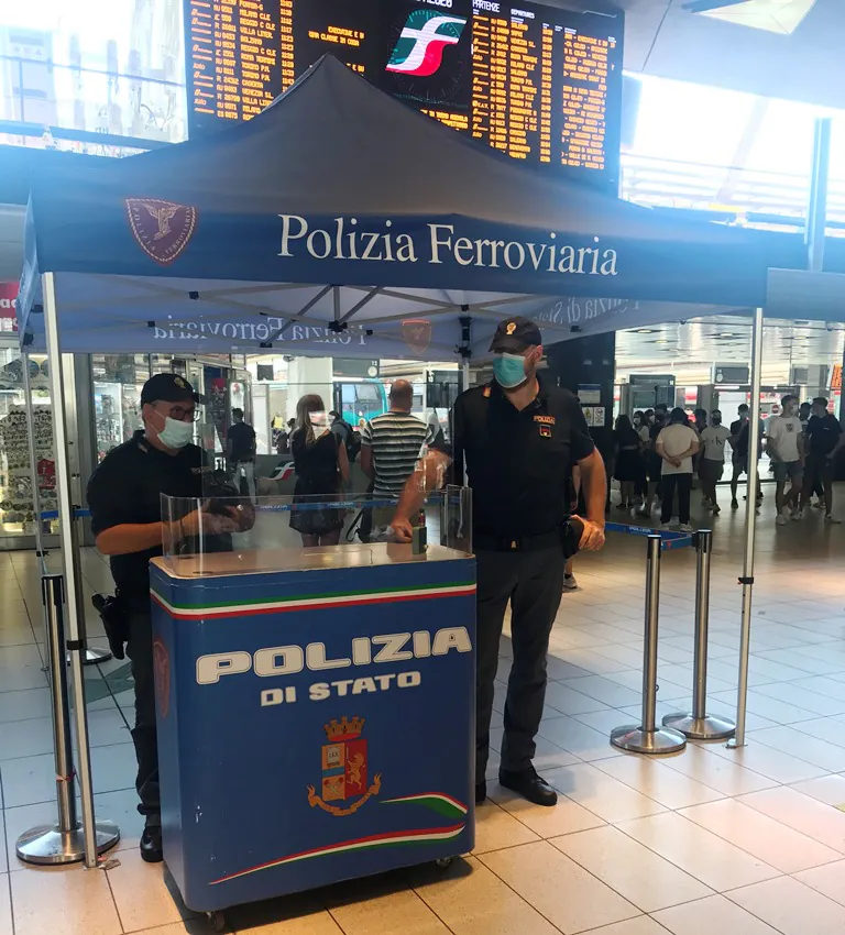 Partenze e Covid, stazioni blindate: due arresti e 1500 controllati