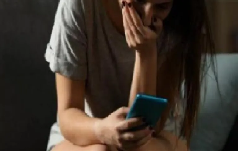 “Se mi lasci pubblico le tue foto intime”:  revenge porn tra giovanissimi, scatta arresto