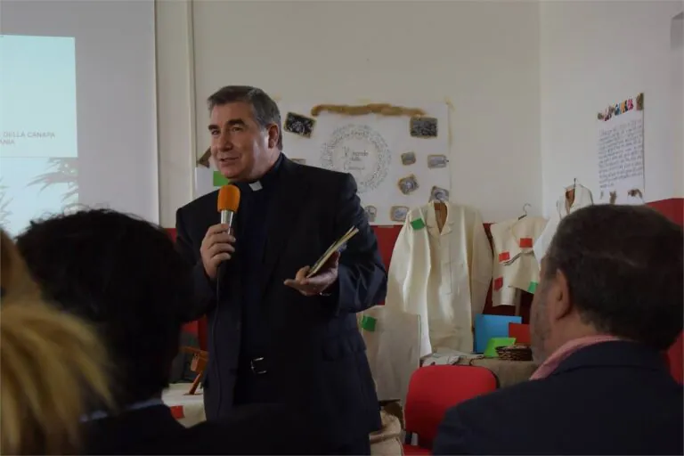 La figura ed il suono di Sant’Antuono, la lettera di don Rosario: “Bottari è carnevalesco”