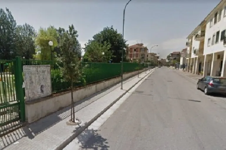 Ragazzino investito in bici davanti al Parco: ha battuto la testa