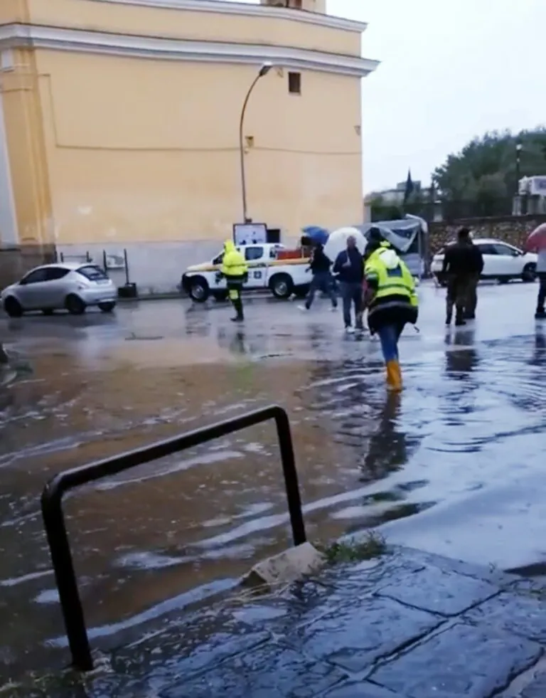 Maltempo, centinaia di interventi nel Casertano. Scuole chiuse in diversi Comuni