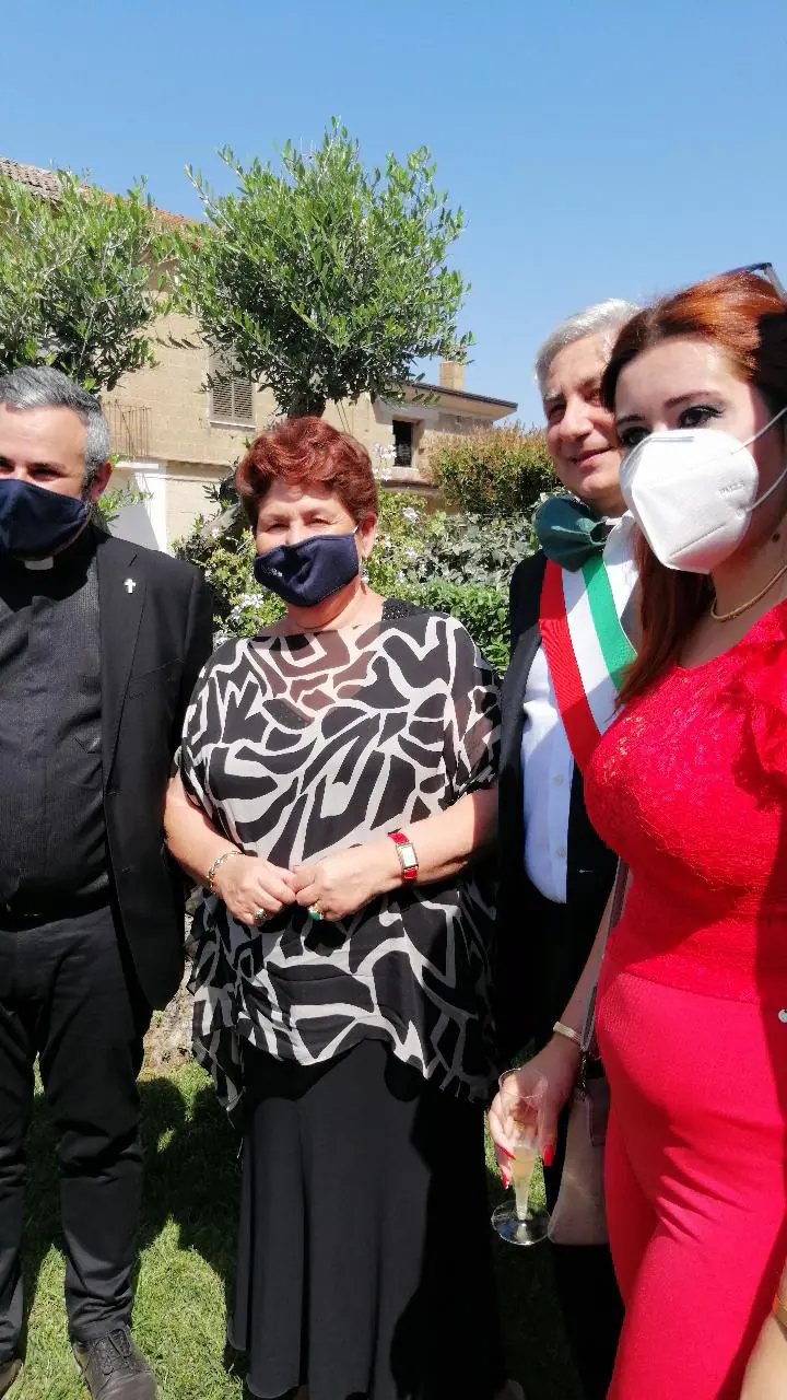 La Bellanova visita l’azienda di mela annurca nel casertano