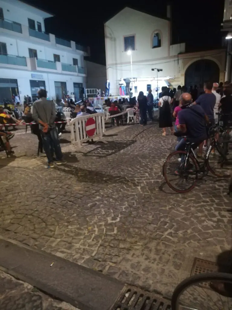 Il coraggio di Impegno Comune: comizio in piazza e grande share sui social