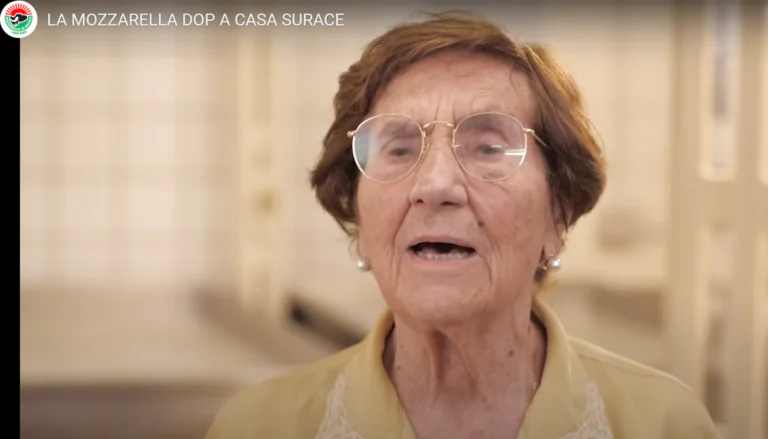 La Mozzarella DOP a Casa Surace: lo spot è tutto da vedere