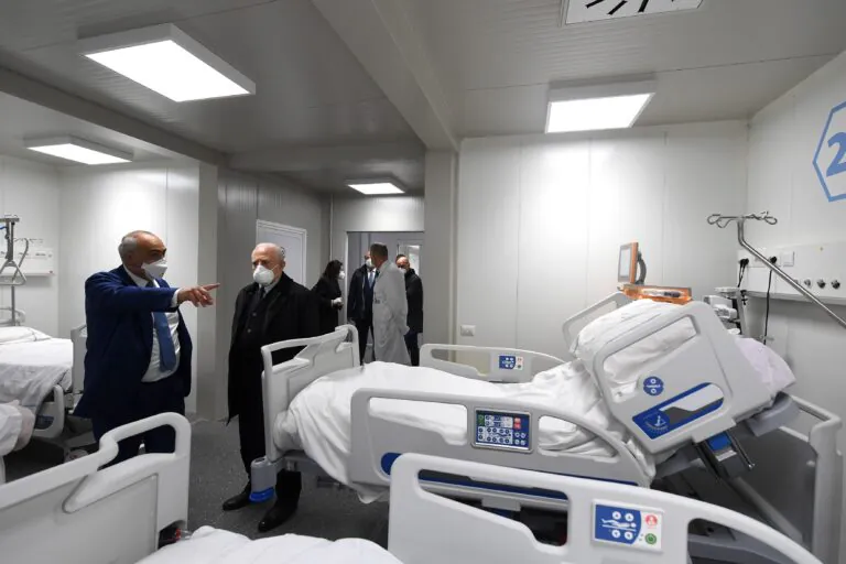 Campania, salgono ricoveri e terapie intensive. Tutti i numeri