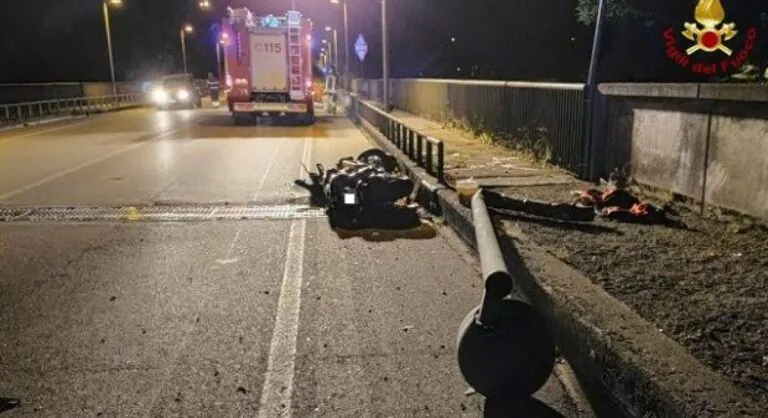 Schianto in moto, gravissimo giovane militare del Casertano