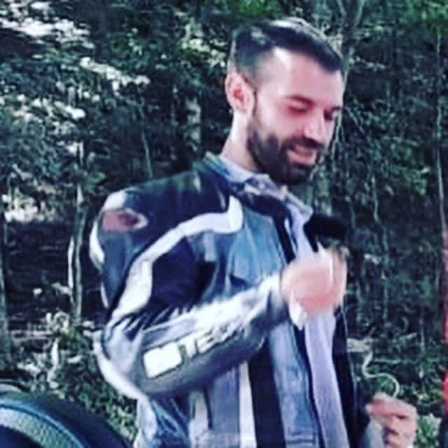 LA FOTO. Raffaele muore a 30 anni nello schianto in moto. Comunità sconvolta