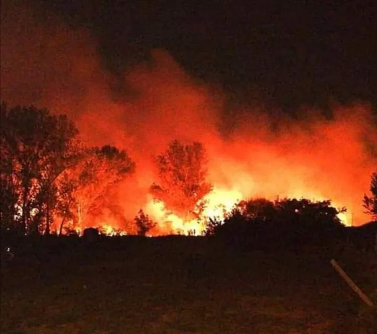 Notte infernale nell’atellano, fiamme e miasmi. LE FOTO