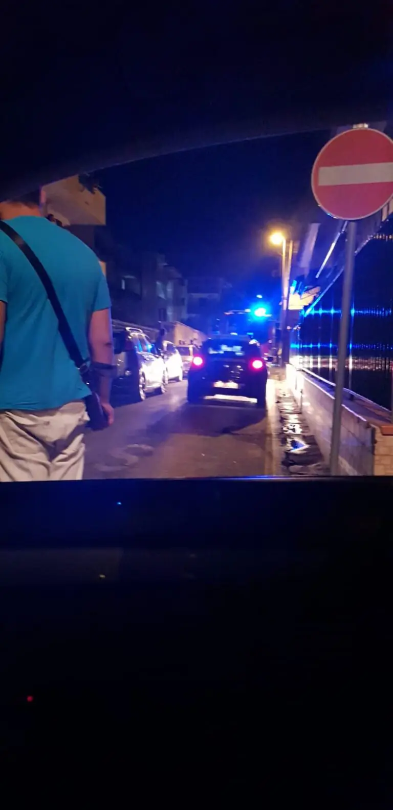 Incendio nella casa famiglia dei migranti, arrivano i carabinieri