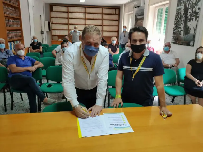 Agricoltura, Graziano firma il manifesto della Coldiretti per il Casertano