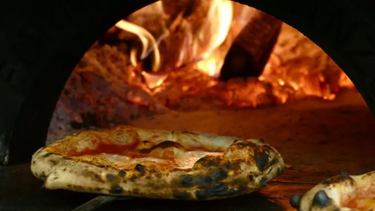 Da oggi è di nuovo aperta la pizzeria Aumm Aumm di via Galatina