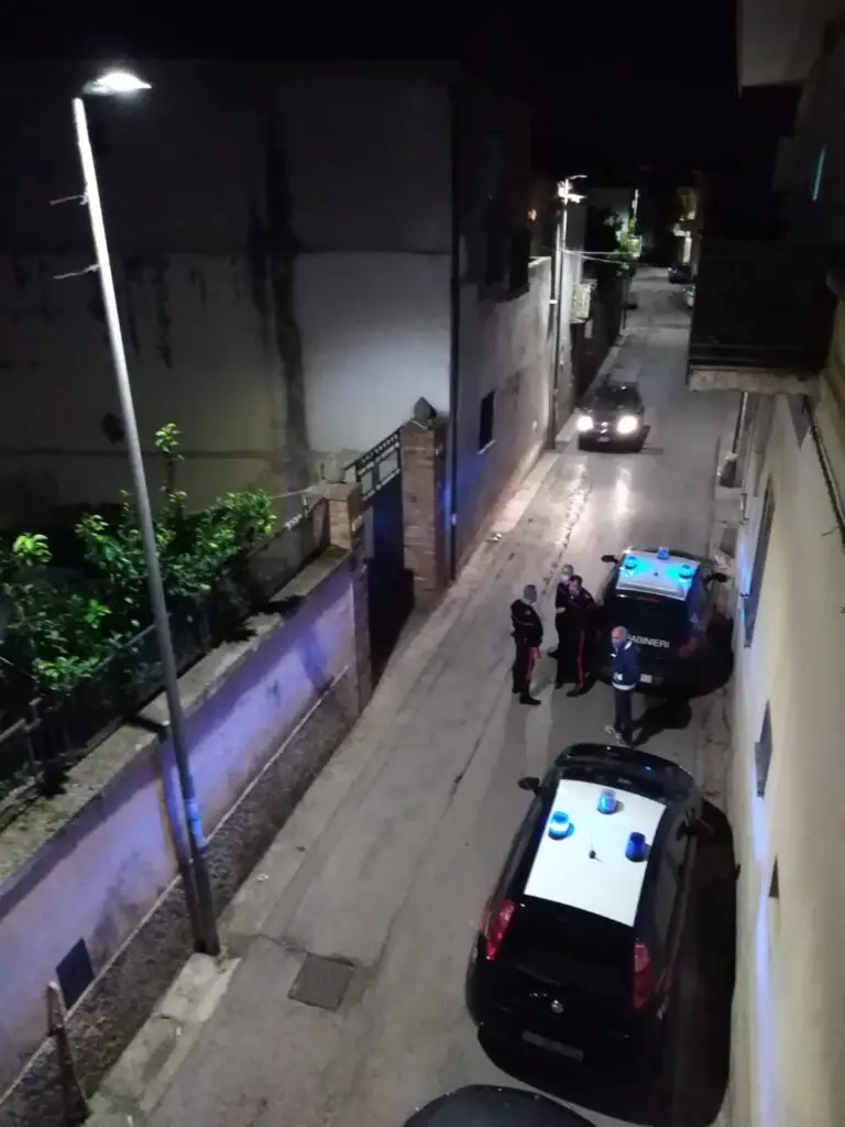Famiglie in piazza per la Messa: due tentati furti nella frazione