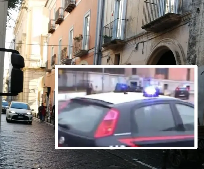 Armato e braccato, presidiata pure la stazione. C’è un fermato