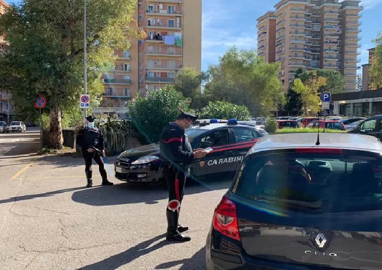 Blitz interforze, scattano 3 sequestri: nei guai un gommista e una ditta di infissi