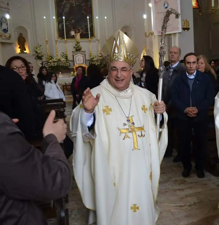 La morte del vescovo: “Ciao Giannino”, il ricordo dei suoi compaesani di Cancello Scalo