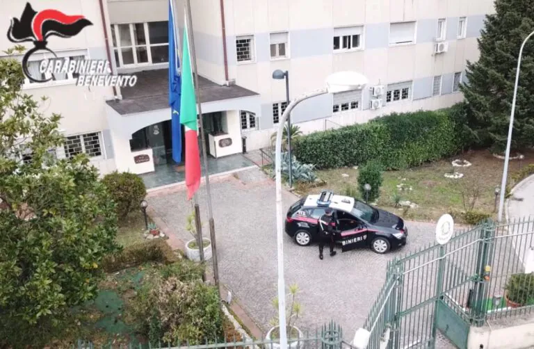 Tratta di esseri umani, arrestato camionista